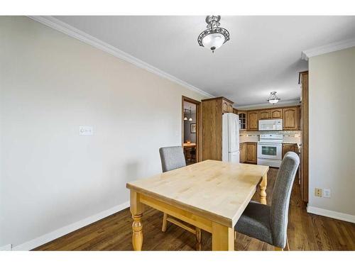 226 Midridge Crescent Se, Calgary, AB - Indoor Photo Showing Dining Room