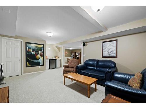 226 Midridge Crescent Se, Calgary, AB - Indoor Photo Showing Living Room