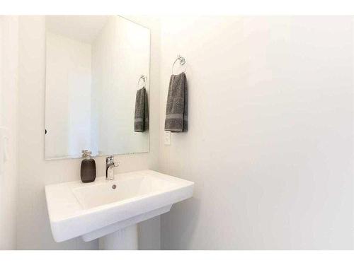 51 Magnolia Way Se, Calgary, AB - Indoor Photo Showing Bathroom