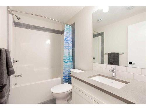 51 Magnolia Way Se, Calgary, AB - Indoor Photo Showing Bathroom