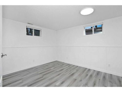 4921 54 Avenue, Olds, AB - Indoor Photo Showing Other Room