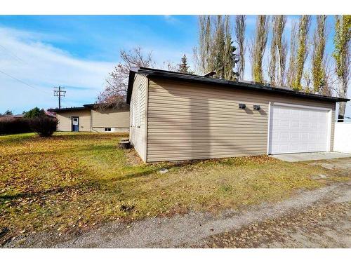 4921 54 Avenue, Olds, AB - Outdoor With Exterior