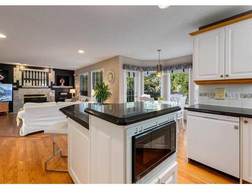 122 Douglasview Rise Se, Calgary, AB - Indoor Photo Showing Kitchen