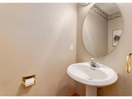 122 Douglasview Rise Se, Calgary, AB - Indoor Photo Showing Bathroom