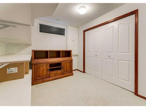 122 Douglasview Rise Se, Calgary, AB - Indoor Photo Showing Other Room