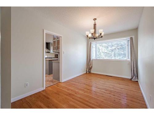 3235 Conrad Crescent Nw, Calgary, AB - Indoor Photo Showing Other Room