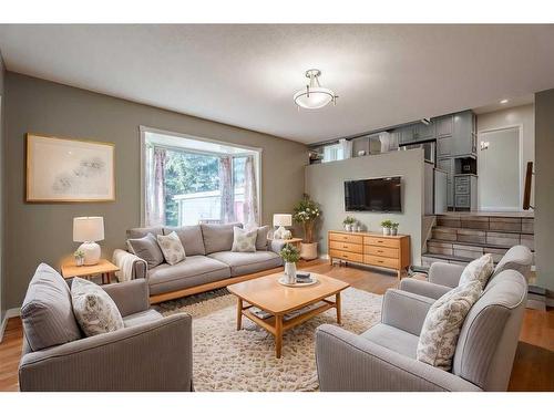 3235 Conrad Crescent Nw, Calgary, AB - Indoor Photo Showing Living Room