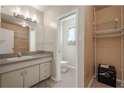 3235 Conrad Crescent Nw, Calgary, AB - Indoor Photo Showing Bathroom