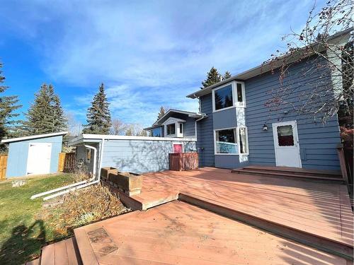 3235 Conrad Crescent Nw, Calgary, AB - Outdoor