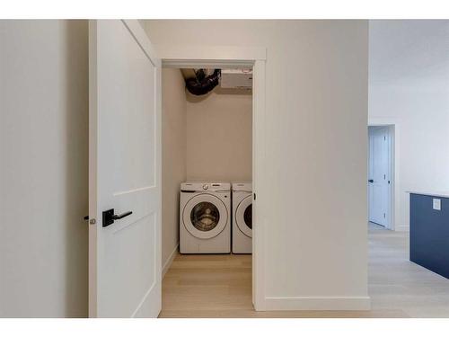 1301-55 Lucas Way Nw, Calgary, AB - Indoor Photo Showing Laundry Room