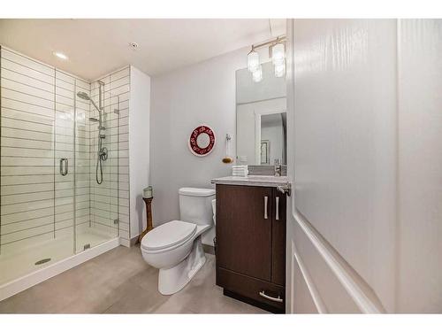 202-303 13 Avenue Sw, Calgary, AB - Indoor Photo Showing Bathroom