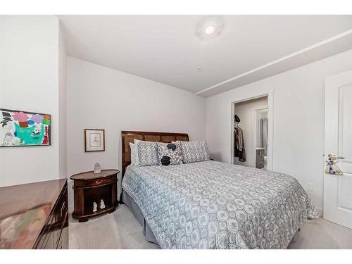 202-303 13 Avenue Sw, Calgary, AB - Indoor Photo Showing Bedroom