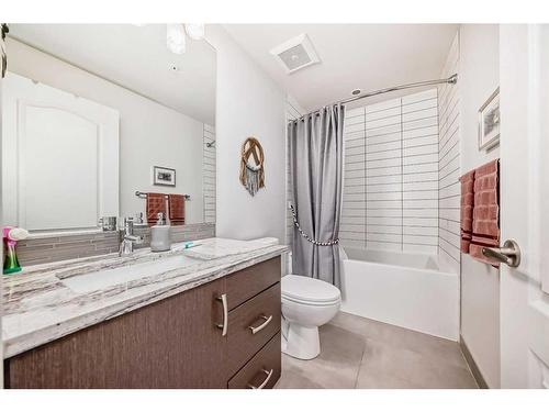 202-303 13 Avenue Sw, Calgary, AB - Indoor Photo Showing Bathroom