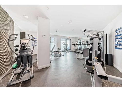 202-303 13 Avenue Sw, Calgary, AB - Indoor Photo Showing Gym Room