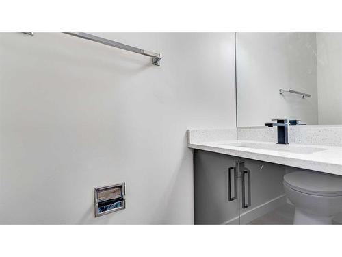 7 Doverglen Crescent Se, Calgary, AB - Indoor Photo Showing Bathroom