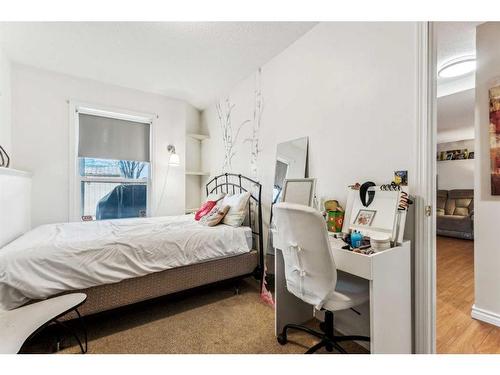 130 Hidden Valley Crescent Nw, Calgary, AB - Indoor Photo Showing Bedroom