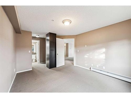 2215-16969 24 Street Sw, Calgary, AB - Indoor Photo Showing Other Room