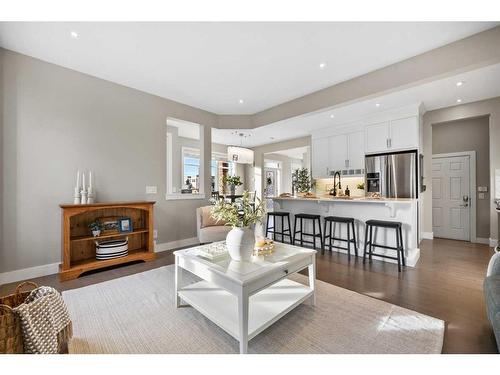 44 Windford Park Sw, Airdrie, AB - Indoor Photo Showing Living Room