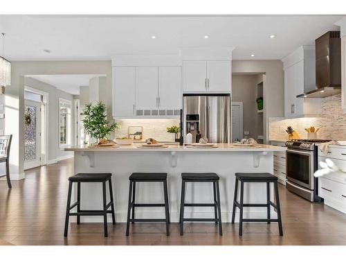 44 Windford Park Sw, Airdrie, AB - Indoor Photo Showing Kitchen With Upgraded Kitchen