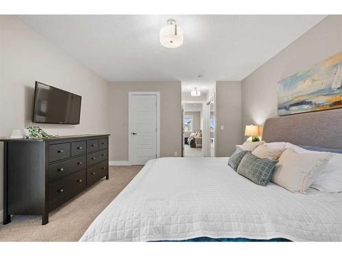 44 Windford Park Sw, Airdrie, AB - Indoor Photo Showing Bedroom