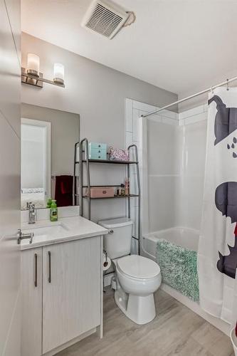 821 Sage Meadows Gardens Nw, Calgary, AB - Indoor Photo Showing Bathroom