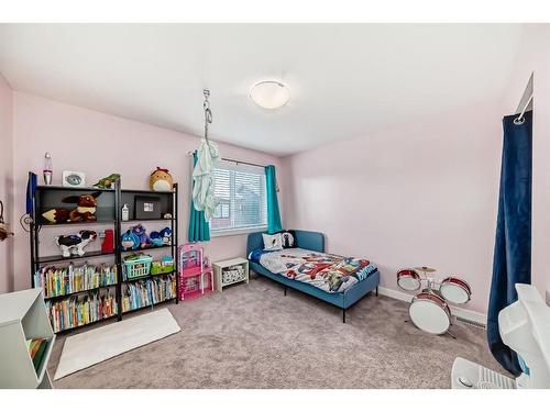 821 Sage Meadows Gardens Nw, Calgary, AB - Indoor Photo Showing Bedroom