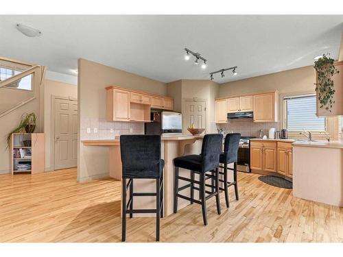 144 Oakmere Place, Chestermere, AB - Indoor Photo Showing Kitchen