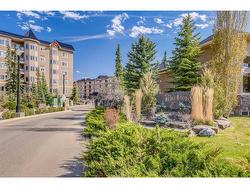 319-10 Discovery Ridge Close SW Calgary, AB T3H 5X3