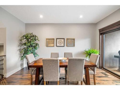 4512 16A Street Sw, Calgary, AB - Indoor Photo Showing Dining Room