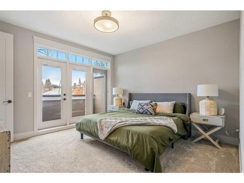 4512 16A Street Sw, Calgary, AB - Indoor Photo Showing Bedroom