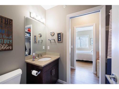 410-103 Valley Ridge Manor Nw, Calgary, AB - Indoor Photo Showing Bathroom