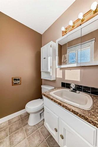 21 Osborne Street, Red Deer, AB - Indoor Photo Showing Bathroom