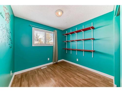 21 Osborne Street, Red Deer, AB - Indoor Photo Showing Other Room