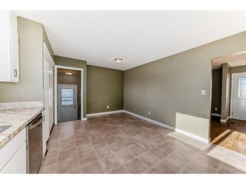 21 Osborne Street, Red Deer, AB - Indoor Photo Showing Kitchen