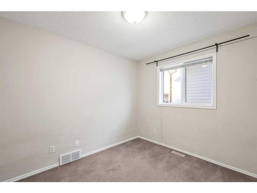 69 Saddlecreek Terrace Ne, Calgary, AB - Indoor Photo Showing Other Room