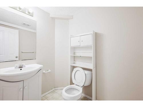 69 Saddlecreek Terrace Ne, Calgary, AB - Indoor Photo Showing Bathroom