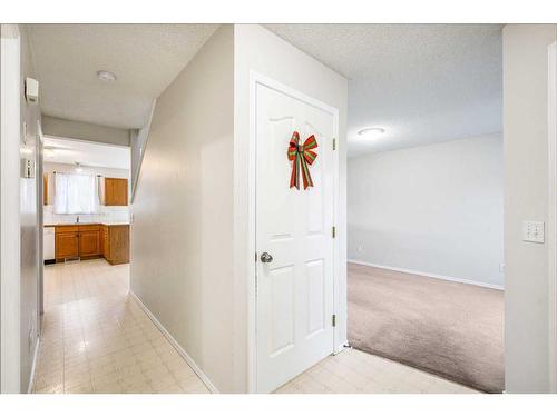 69 Saddlecreek Terrace Ne, Calgary, AB - Indoor Photo Showing Other Room