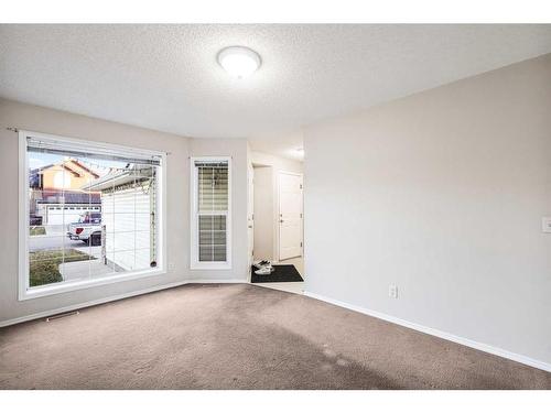 69 Saddlecreek Terrace Ne, Calgary, AB - Indoor Photo Showing Other Room