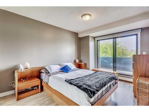 106-1817 14A Street Sw, Calgary, AB - Indoor Photo Showing Bedroom