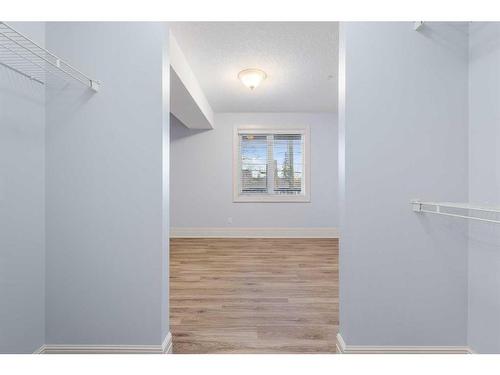 202-518 33 Street Nw, Calgary, AB - Indoor