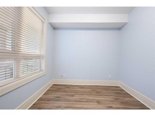 202-518 33 Street Nw, Calgary, AB - Indoor Photo Showing Other Room