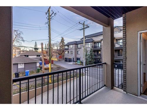 202-518 33 Street Nw, Calgary, AB - Outdoor With Exterior