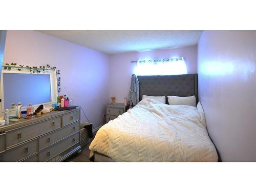 173 Coral Sands Place Ne, Calgary, AB - Indoor Photo Showing Bedroom