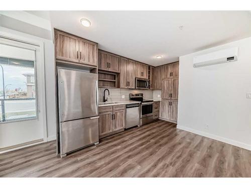 1114-350 Livingston Common Ne, Calgary, AB - Indoor Photo Showing Kitchen