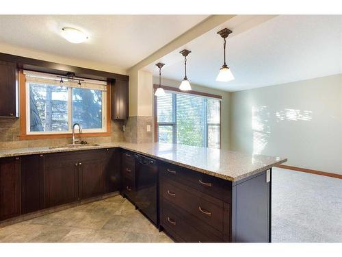 312-315 50 Avenue Sw, Calgary, AB - Indoor Photo Showing Kitchen