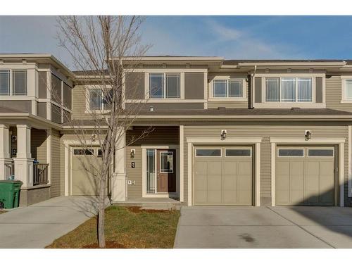 41 Hillcrest Square Sw, Airdrie, AB - Outdoor With Facade