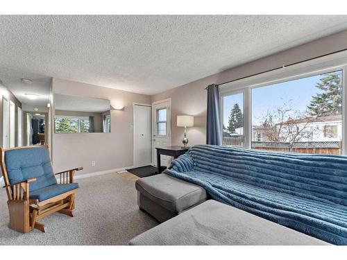 141 Spring Haven Mews Se, Airdrie, AB - Indoor Photo Showing Bedroom