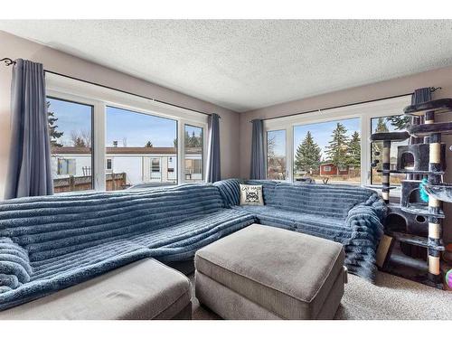 141 Spring Haven Mews Se, Airdrie, AB - Indoor