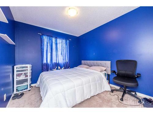 43 Evanston Rise Nw, Calgary, AB - Indoor Photo Showing Bedroom