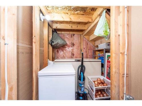 43 Evanston Rise Nw, Calgary, AB - Indoor Photo Showing Laundry Room